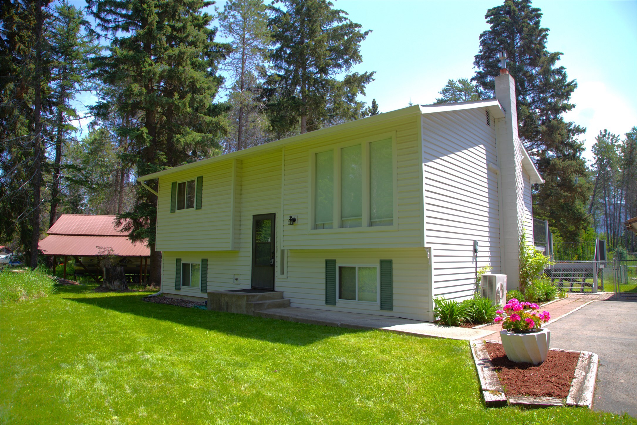 189 Dawn Drive  Columbia Falls MT 59912 photo