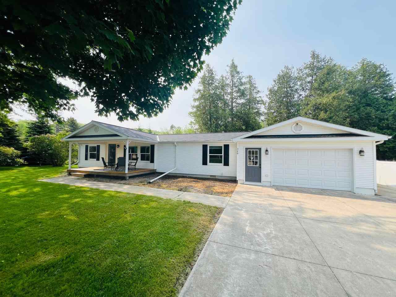 320 E Division  Boyne City MI 49712 photo