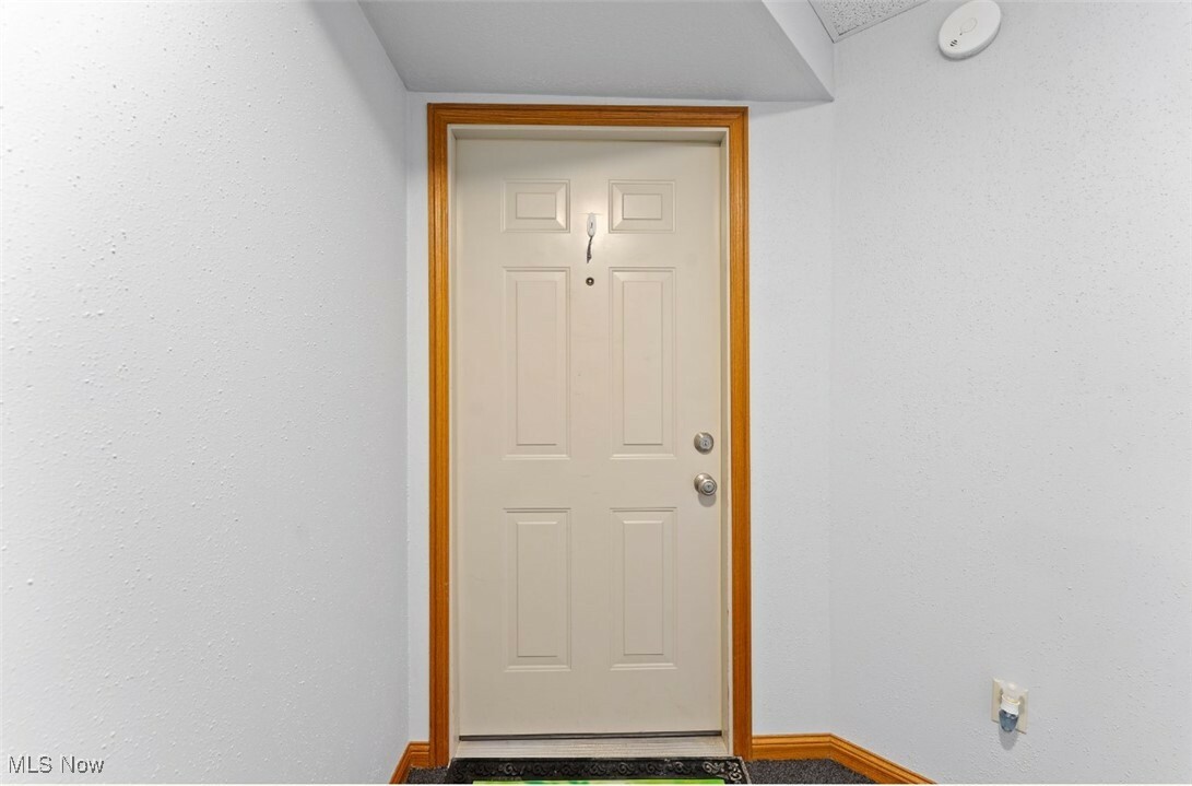Property Photo:  4044 Saint Andrews Court 1  OH 44406 