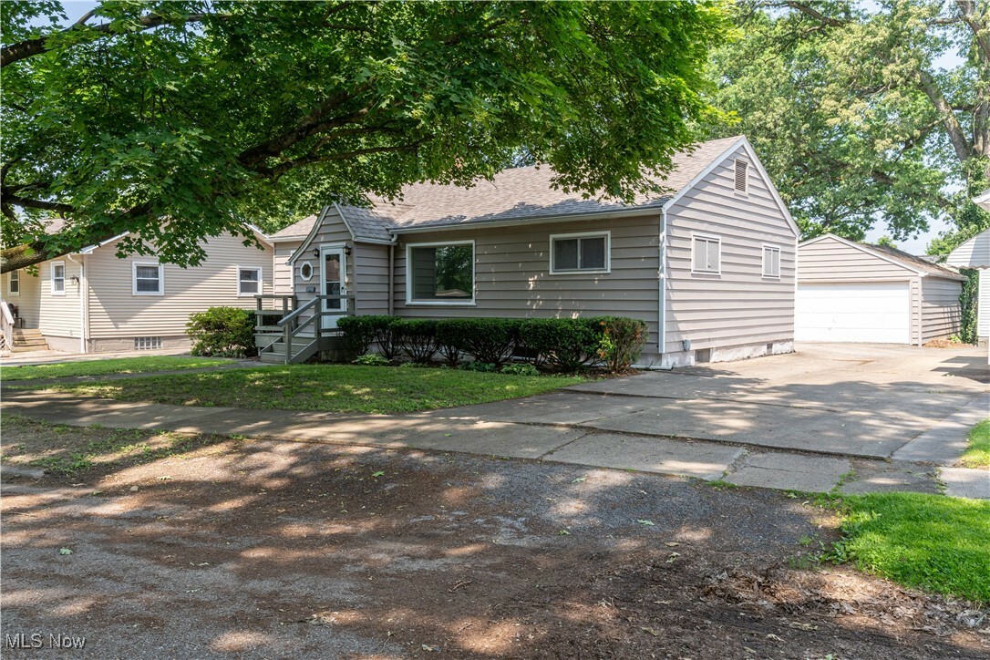 Property Photo: 930 Lafayette Avenue OH 44446