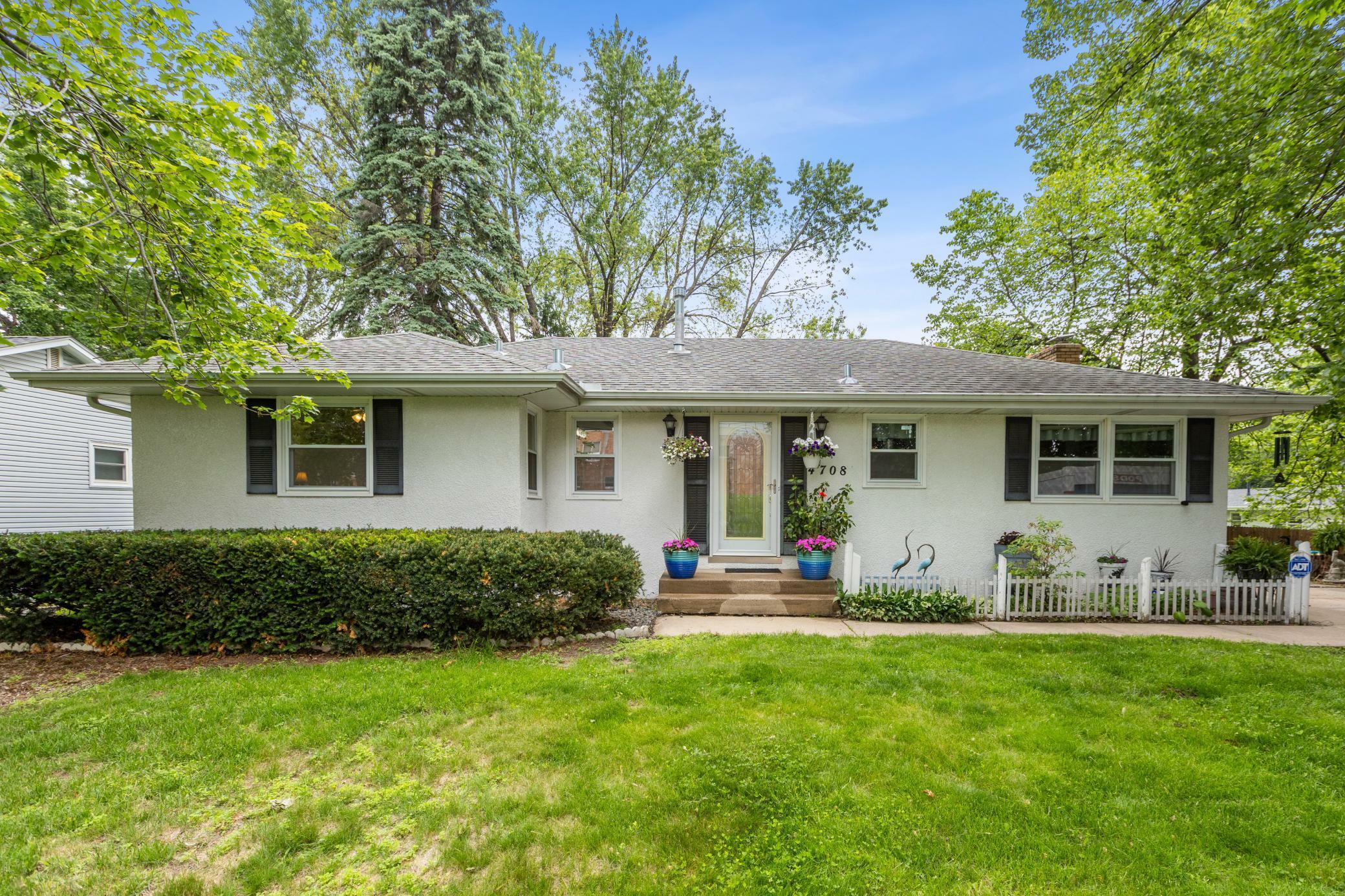 Property Photo: 4708 Virginia Avenue N MN 55428