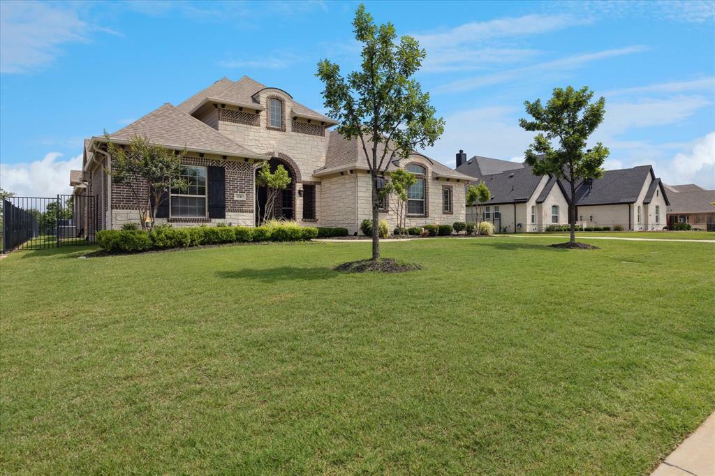 Property Photo: 1211 Logan Trail TX 75002