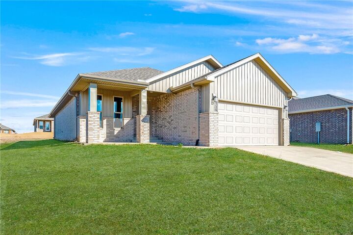 Property Photo: 1708 Farmer Street AR 72751