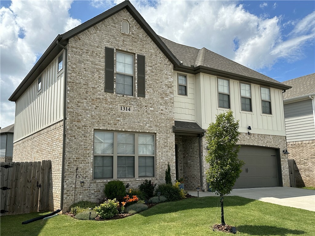Property Photo: 1314 Fifth Avenue AR 72745