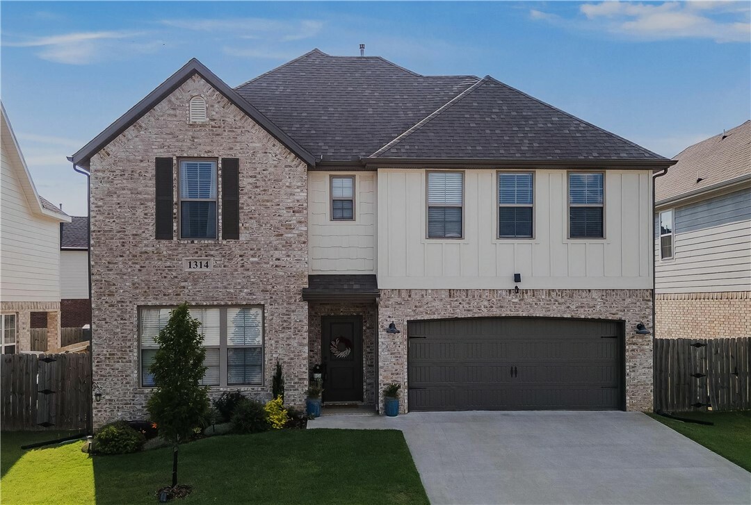 Property Photo: 1314 Fifth Avenue AR 72745