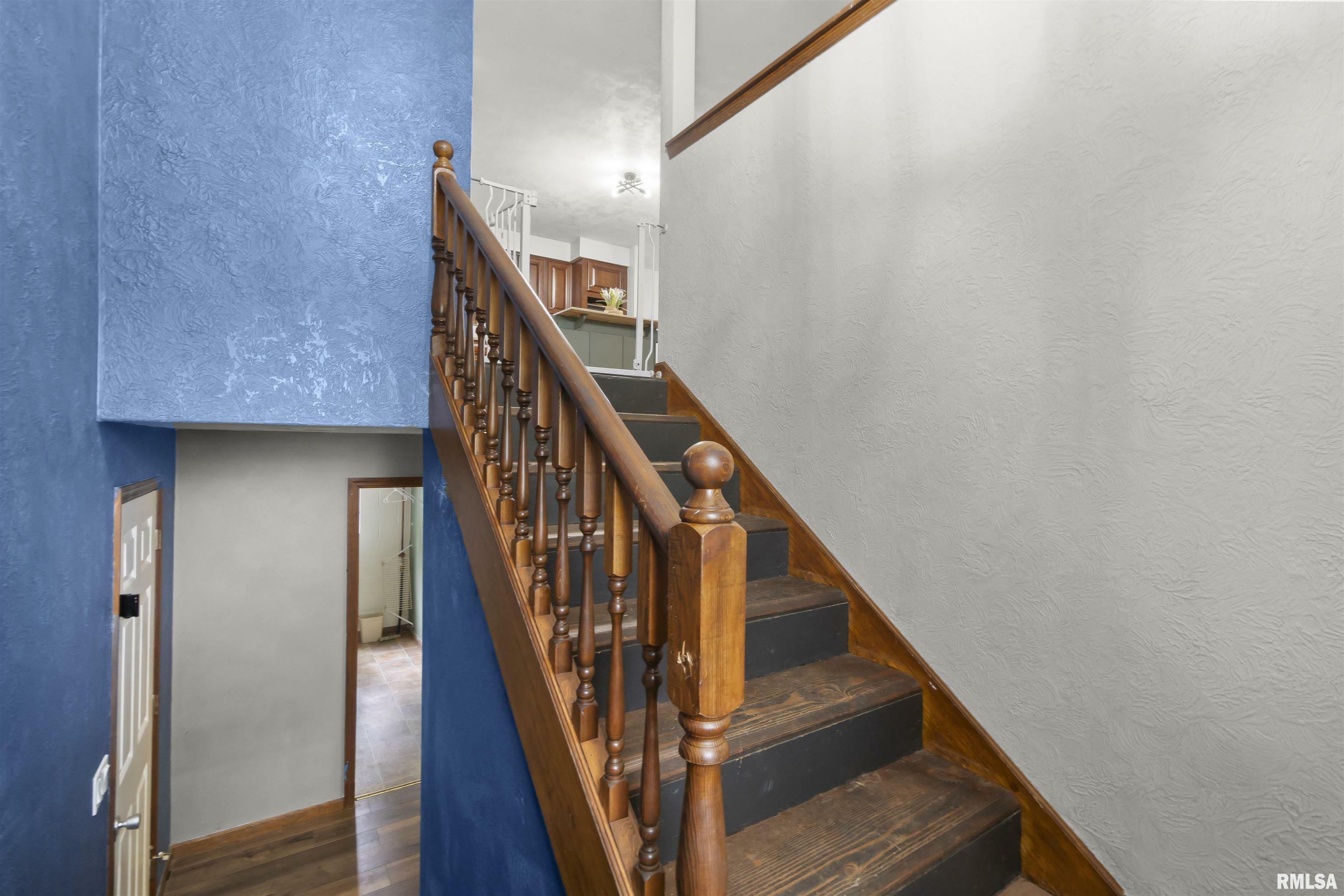 Property Photo: 201 E Lake Shore Drive IL 61526