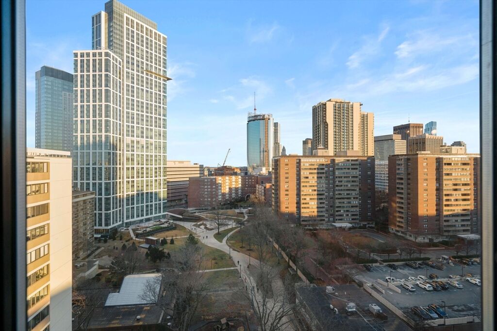 Property Photo:  8 Whittier Place 17E  MA 02114 