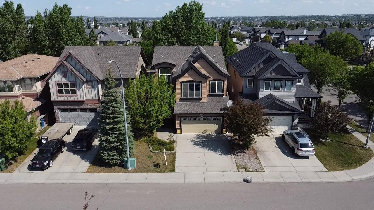 Property Photo: 208 Coopers Grove SW AB T4B 0G4