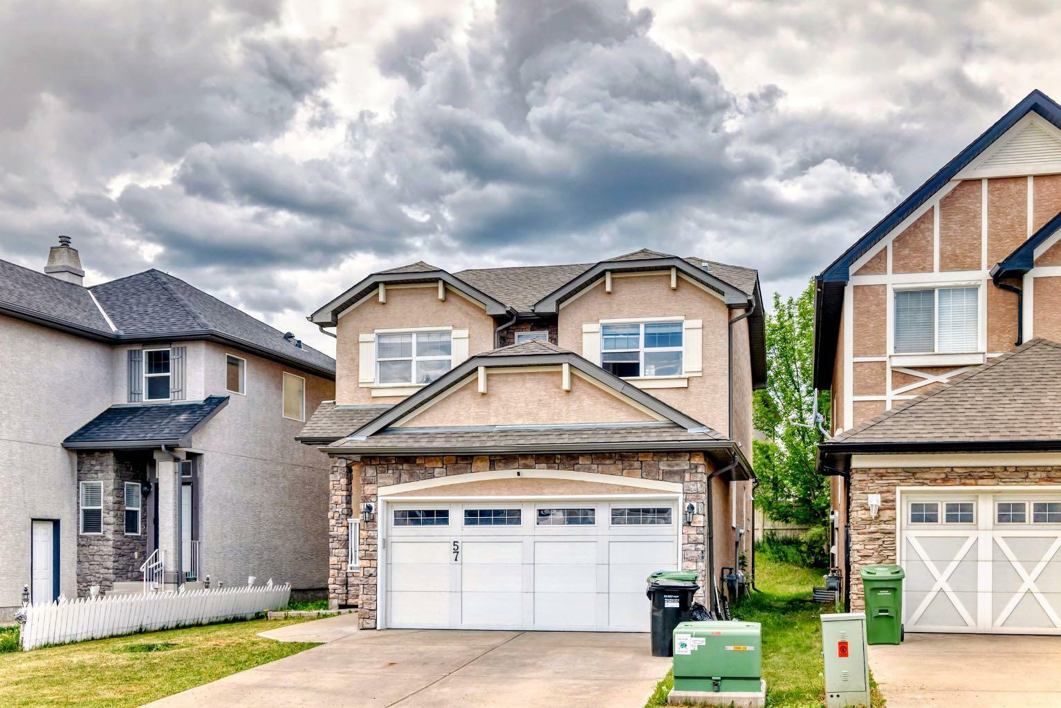 Property Photo: 57 Sherwood Terrace NW AB T3E 1M9
