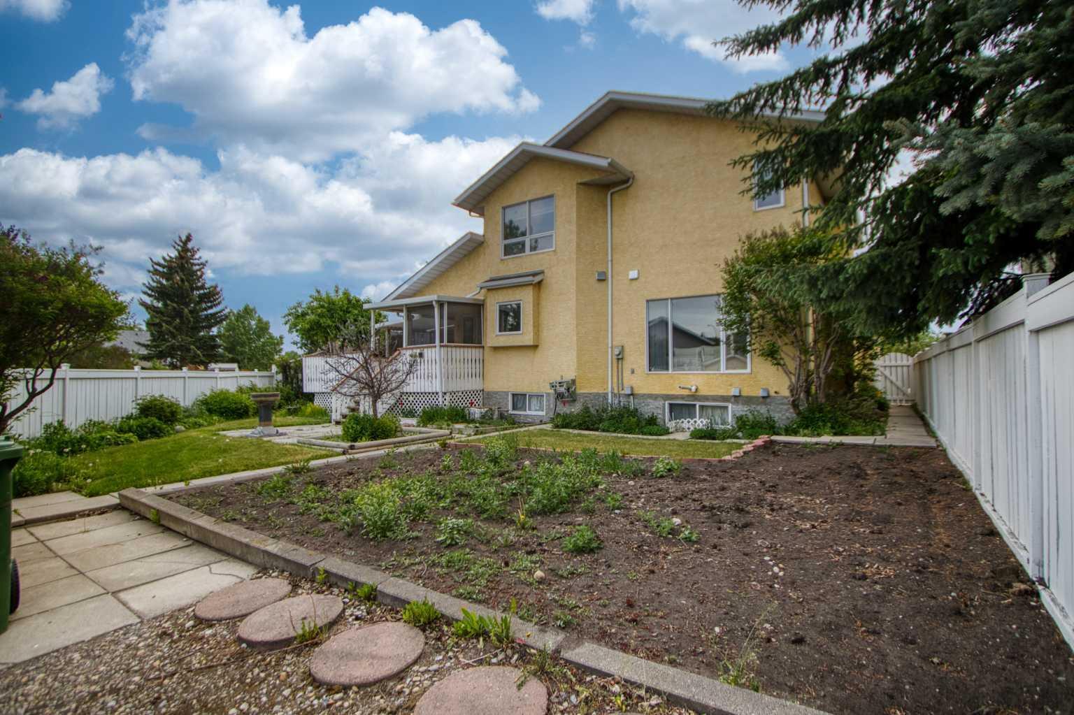 Property Photo: 38 Tiller Place SE AB T4A 1S6