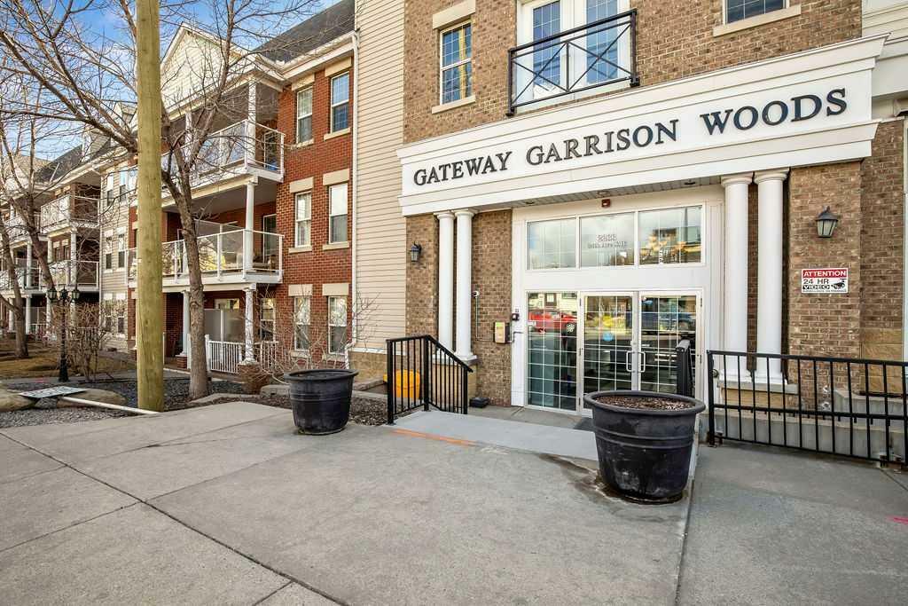 Property Photo: 2233 34 Avenue SW 334 AB T2T 6N2