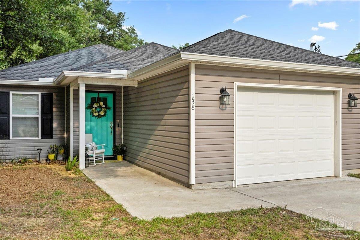 Property Photo: 138 Georgia St FL 32536