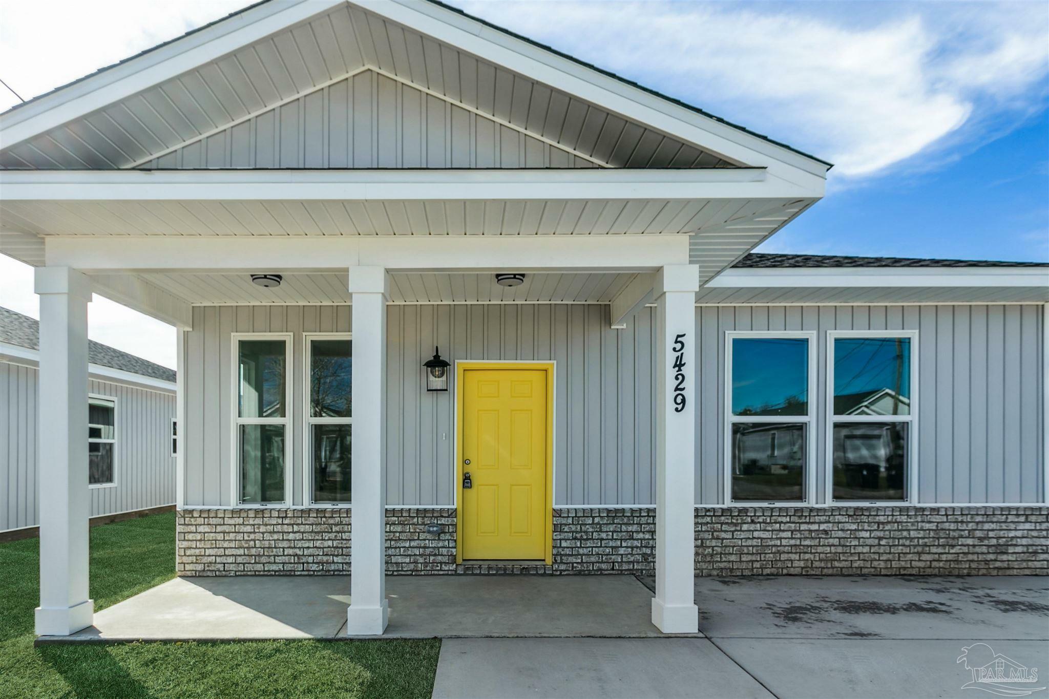Property Photo: 5422 Kee Memorial Dr FL 32507
