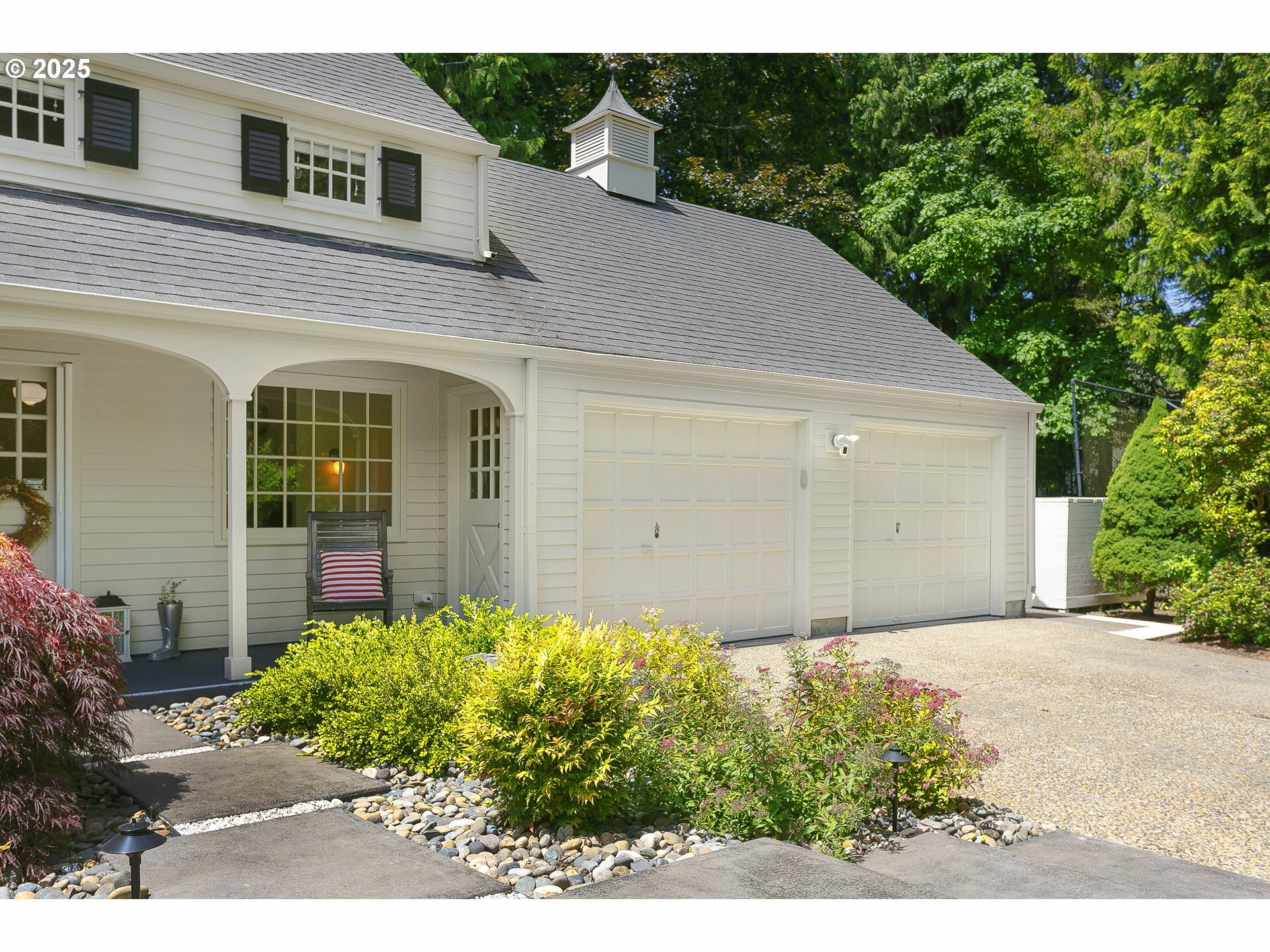 Property Photo: 7330 SW Dogwood Pl OR 97225
