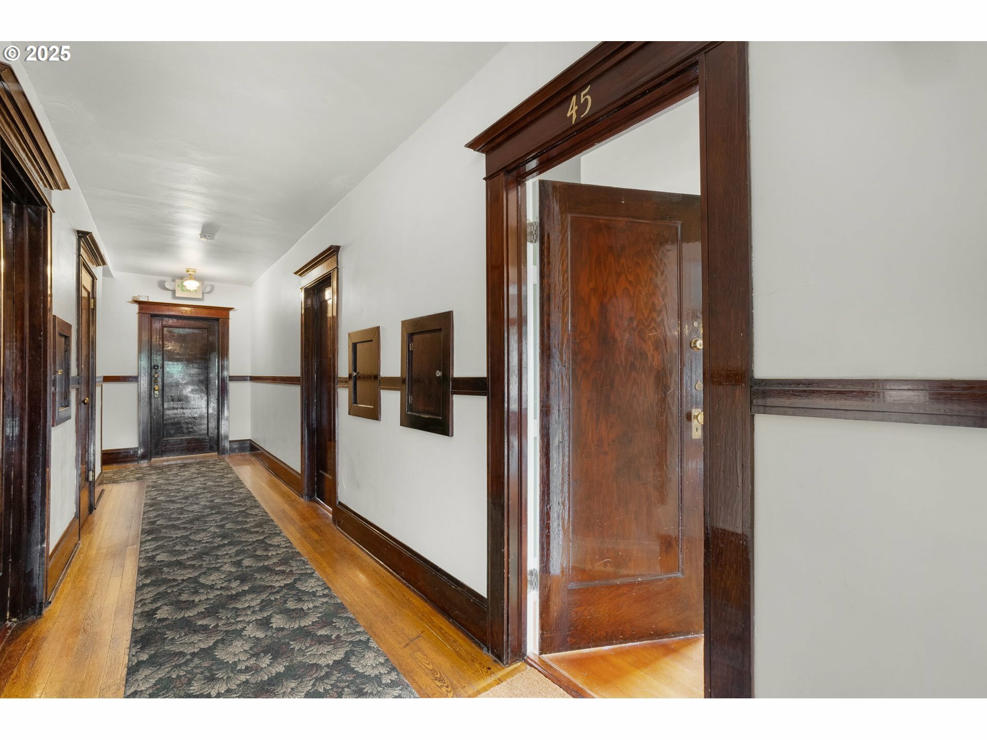 Property Photo: 2083 NW Johnson St 45 OR 97209