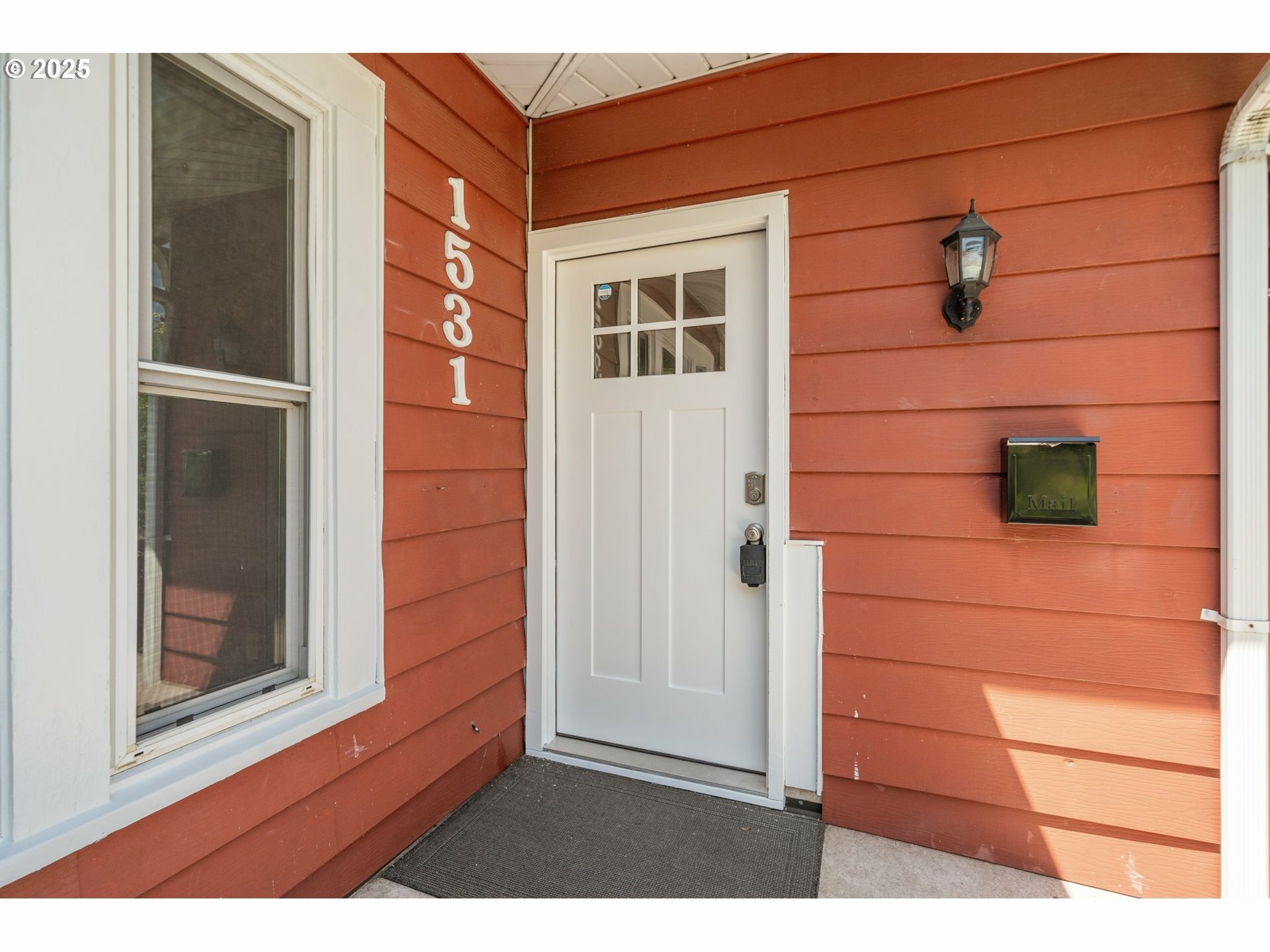 Property Photo: 1531 SE 48th Ave OR 97215