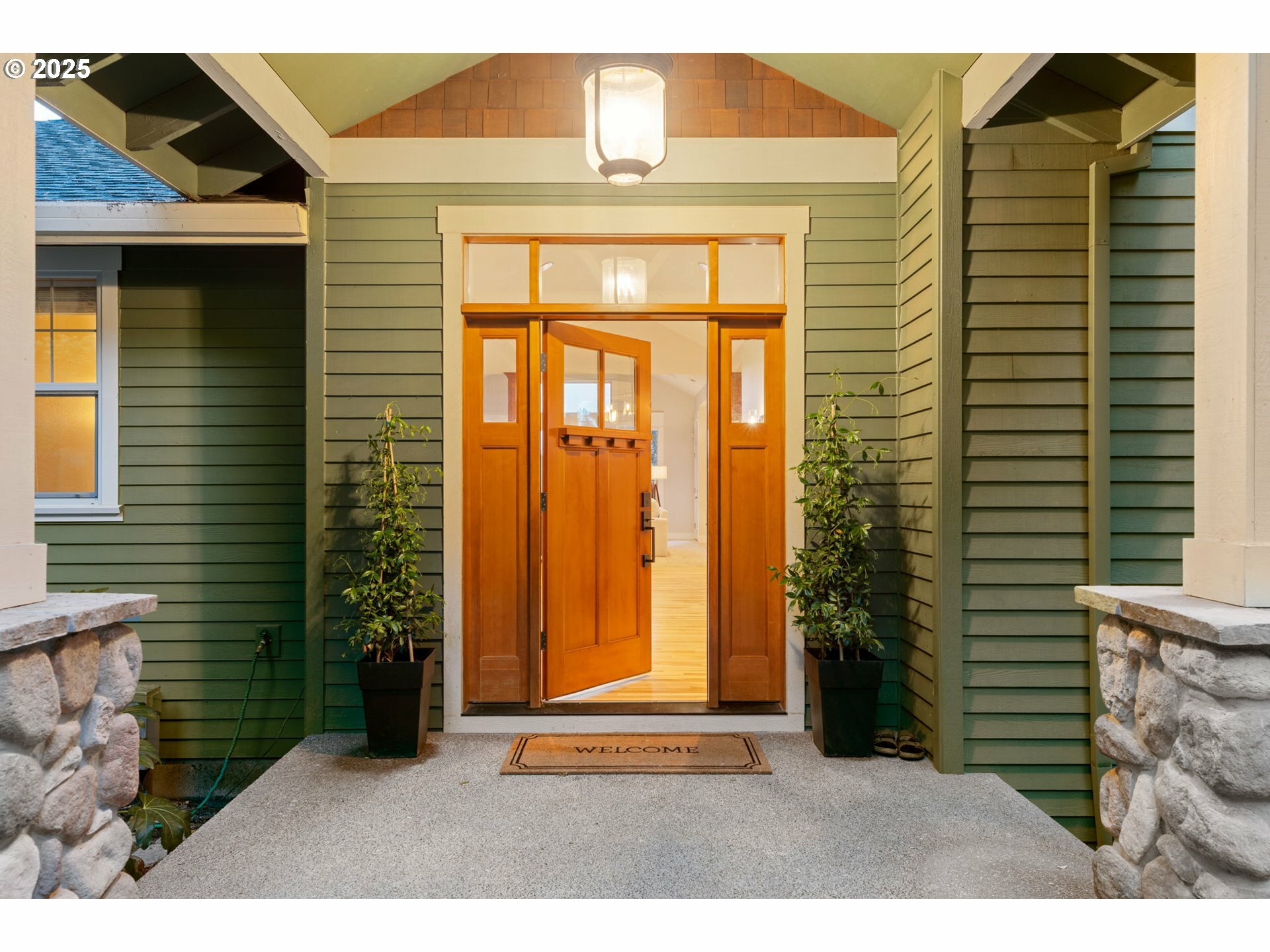 Property Photo: 19375 SW Eastside Rd OR 97034