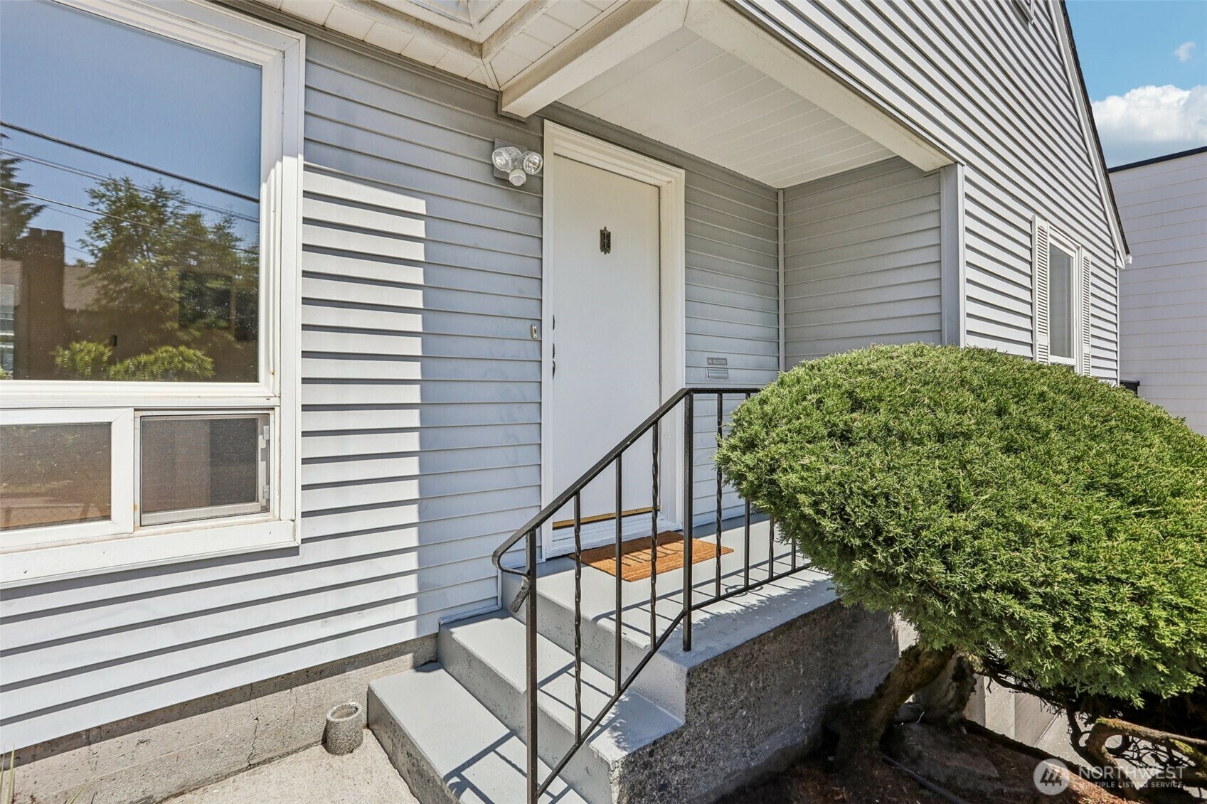 Property Photo:  8902  17th Avenue NE  WA 98115 