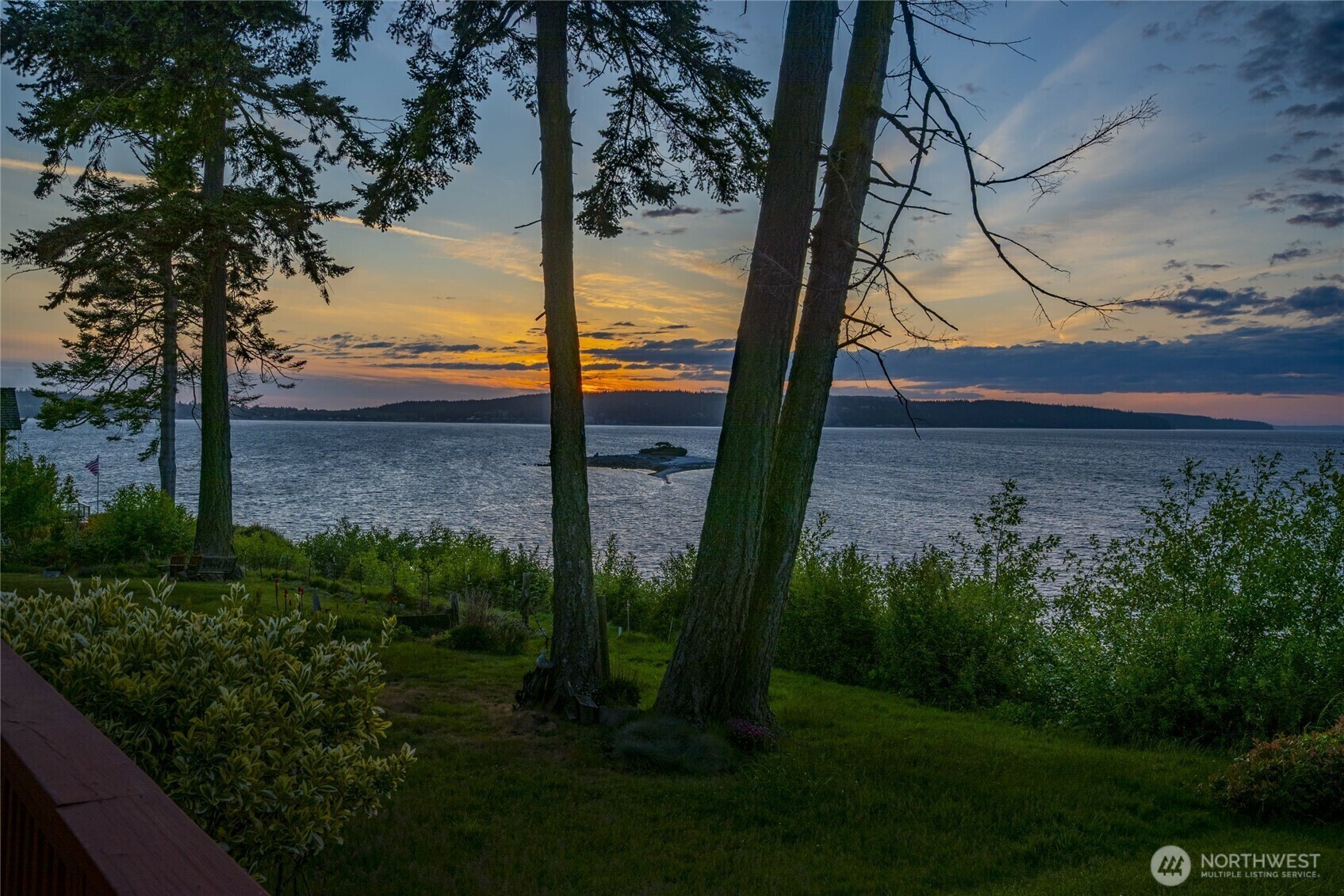 2967  Saratoga Road  Langley WA 98260 photo