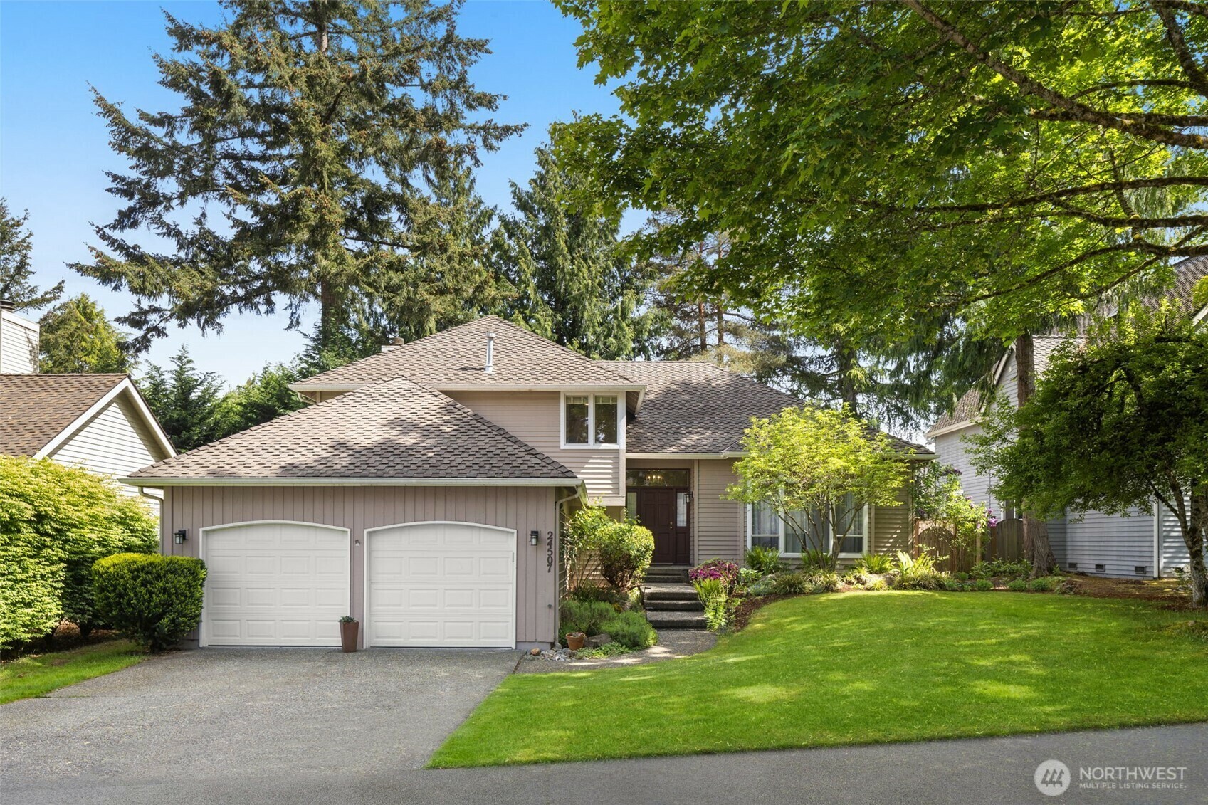 Property Photo: 24507 SE 37th Street WA 98029
