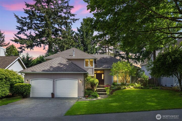 Property Photo:  24507 SE 37th Street  WA 98029 