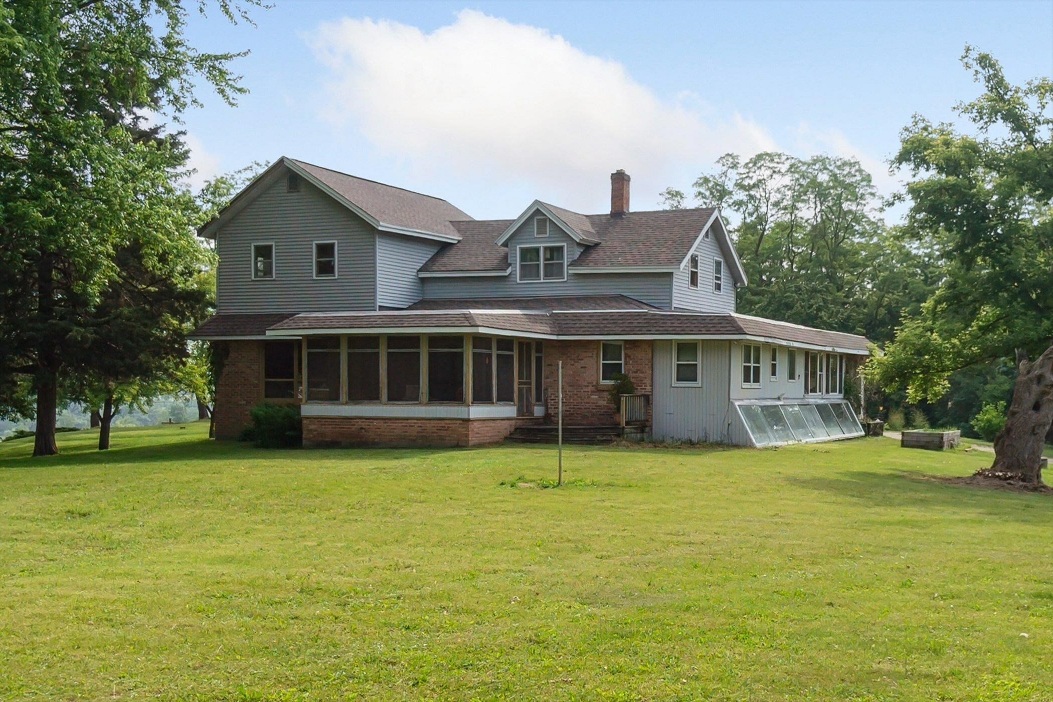 Property Photo:  2611 South Road  WI 53105 