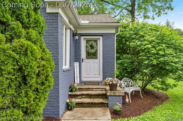 Property Photo: 29118 Clarita Street MI 48152