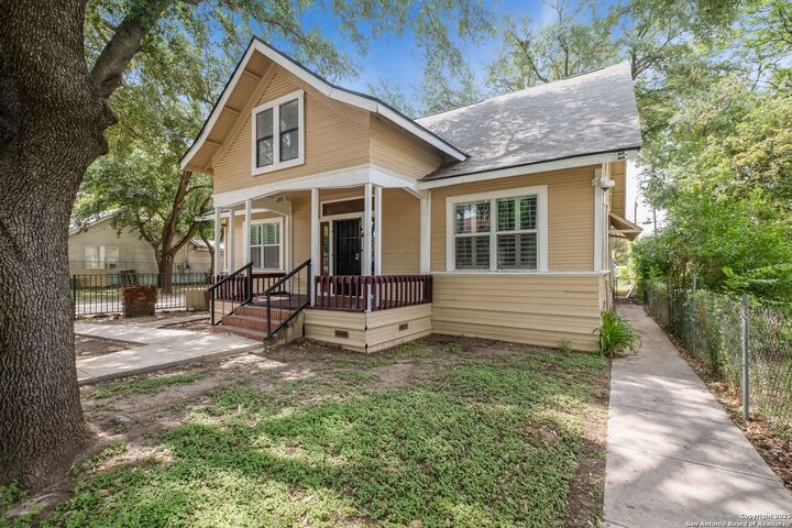 Property Photo: 246 Felisa Street TX 78210