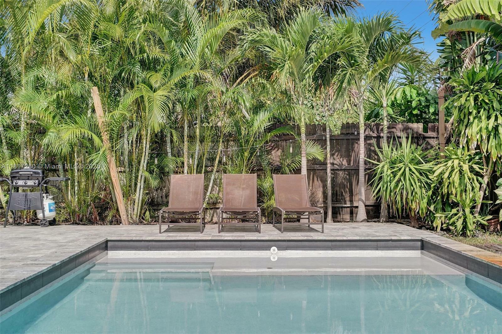 Property Photo: 5230 NE 20th Ave FL 33308