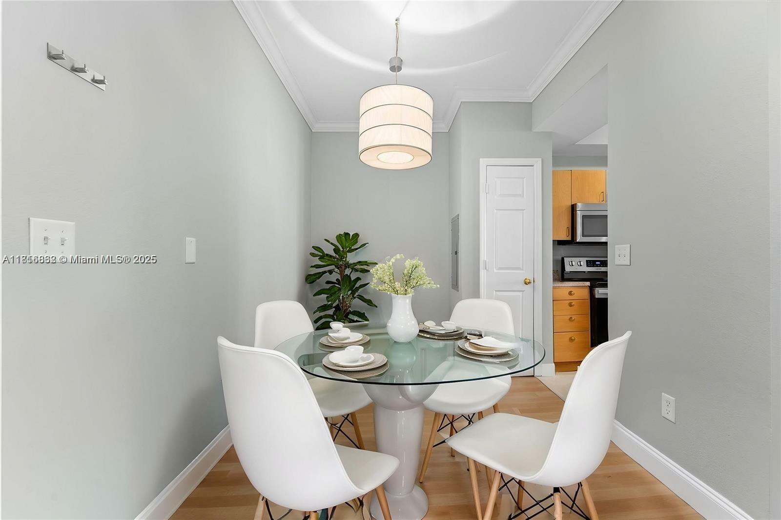 Property Photo: 533 NE 3rd Ave 304 FL 33301