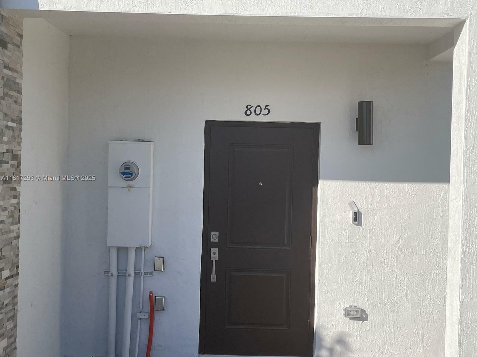 Property Photo: 805 NE 211 St FL 33179