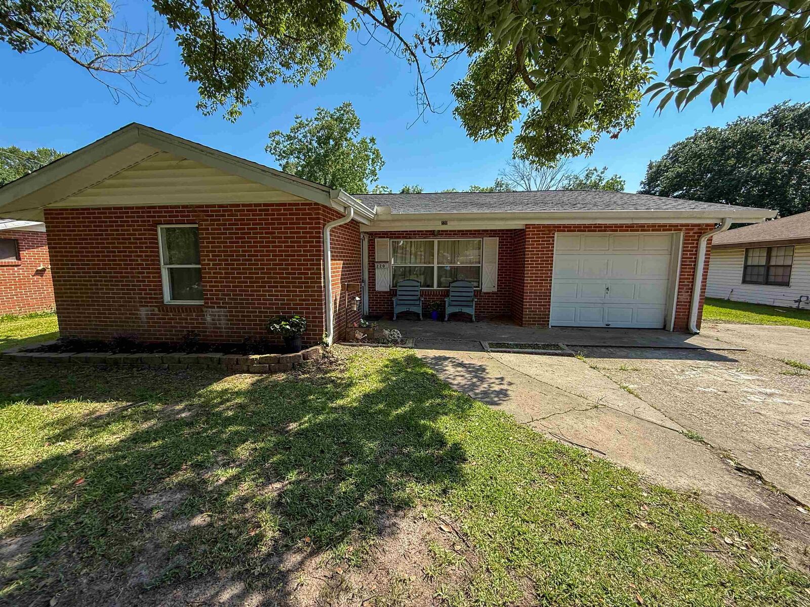 Property Photo:  220 Dupuis St  TX 77611 