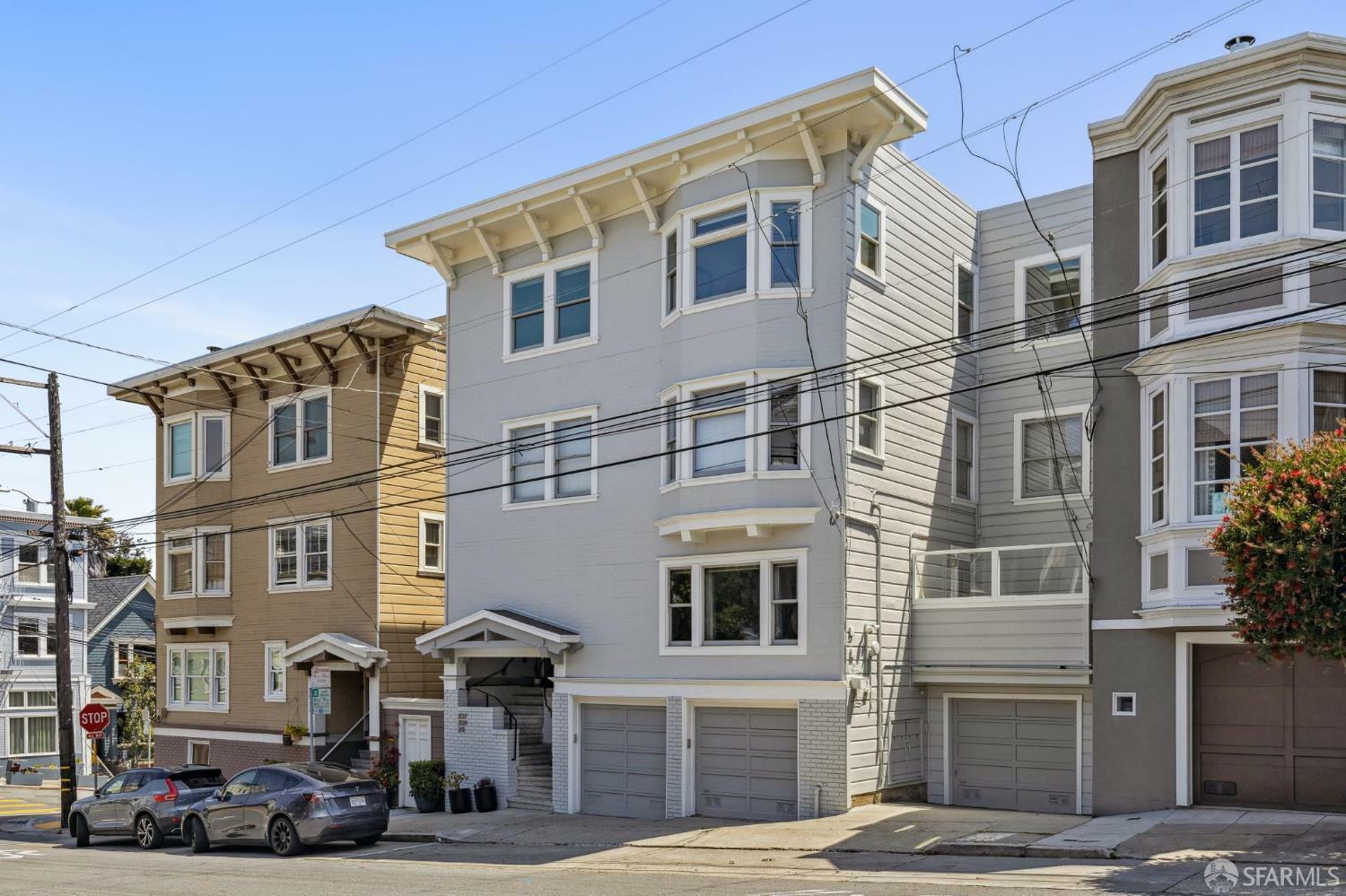 Property Photo: 207 Eureka Street CA 94114