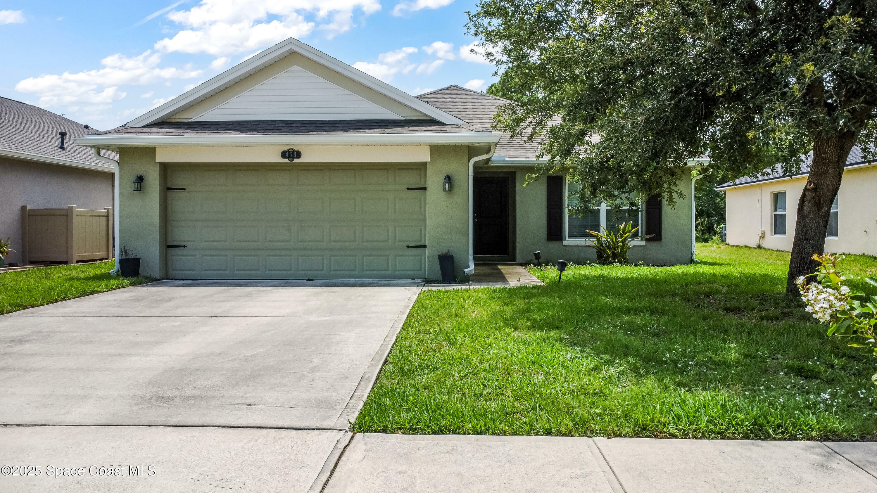 Property Photo: 458 Macon Drive FL 32780