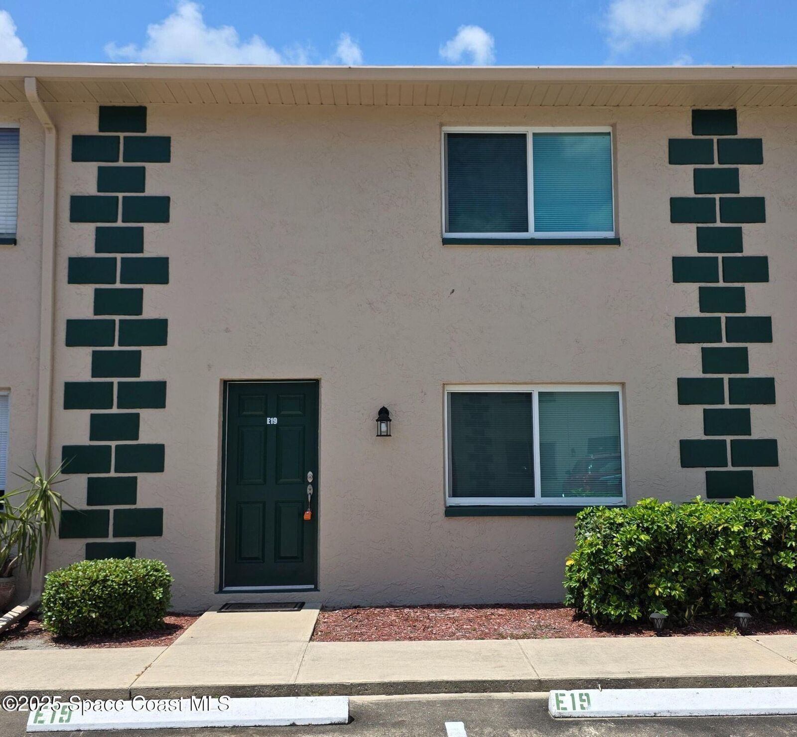 Property Photo: 1880 Murrell Road FL 32955
