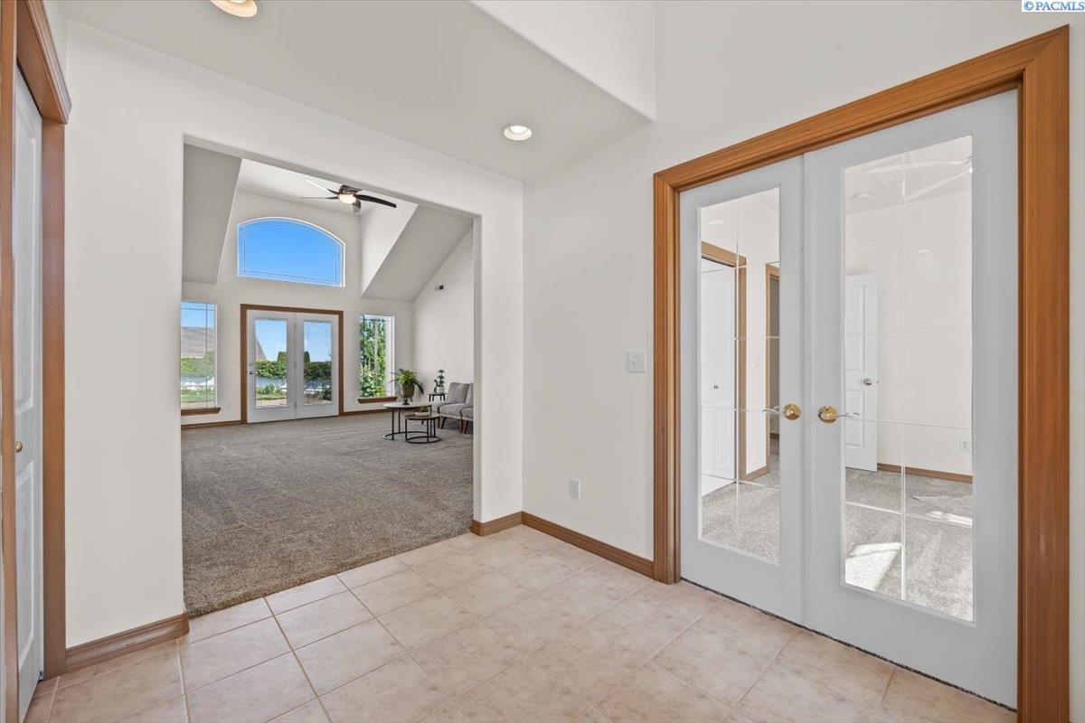 Property Photo:  2760 Lapierre Canyon Dr  WA 99338-7307 