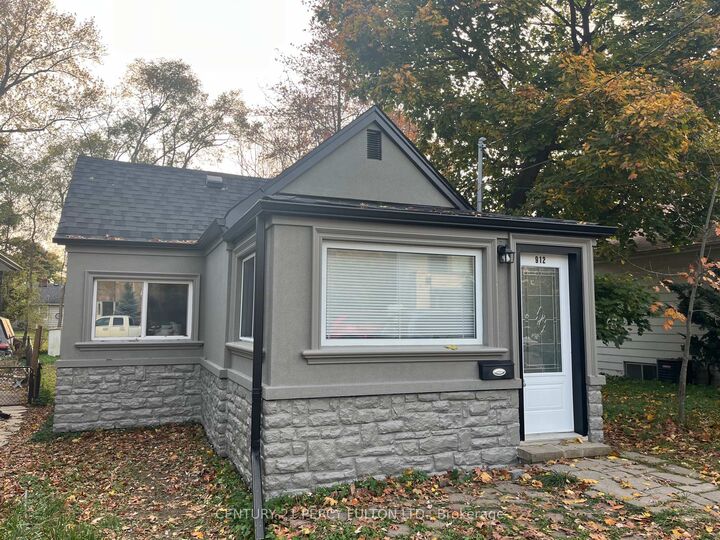 912 Beechwood Avenue  Mississauga ON L5G 4E2 photo