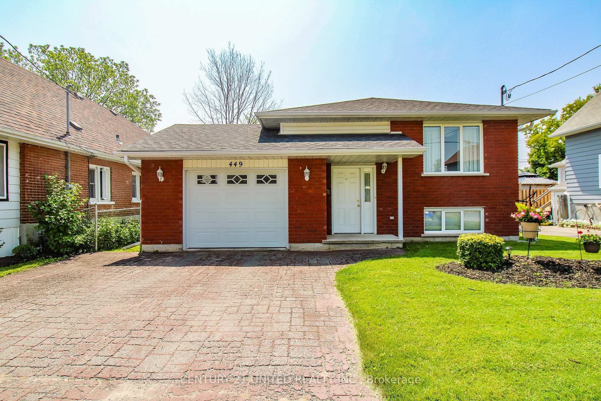 Property Photo:  449 King George Street  ON K9J 1S2 