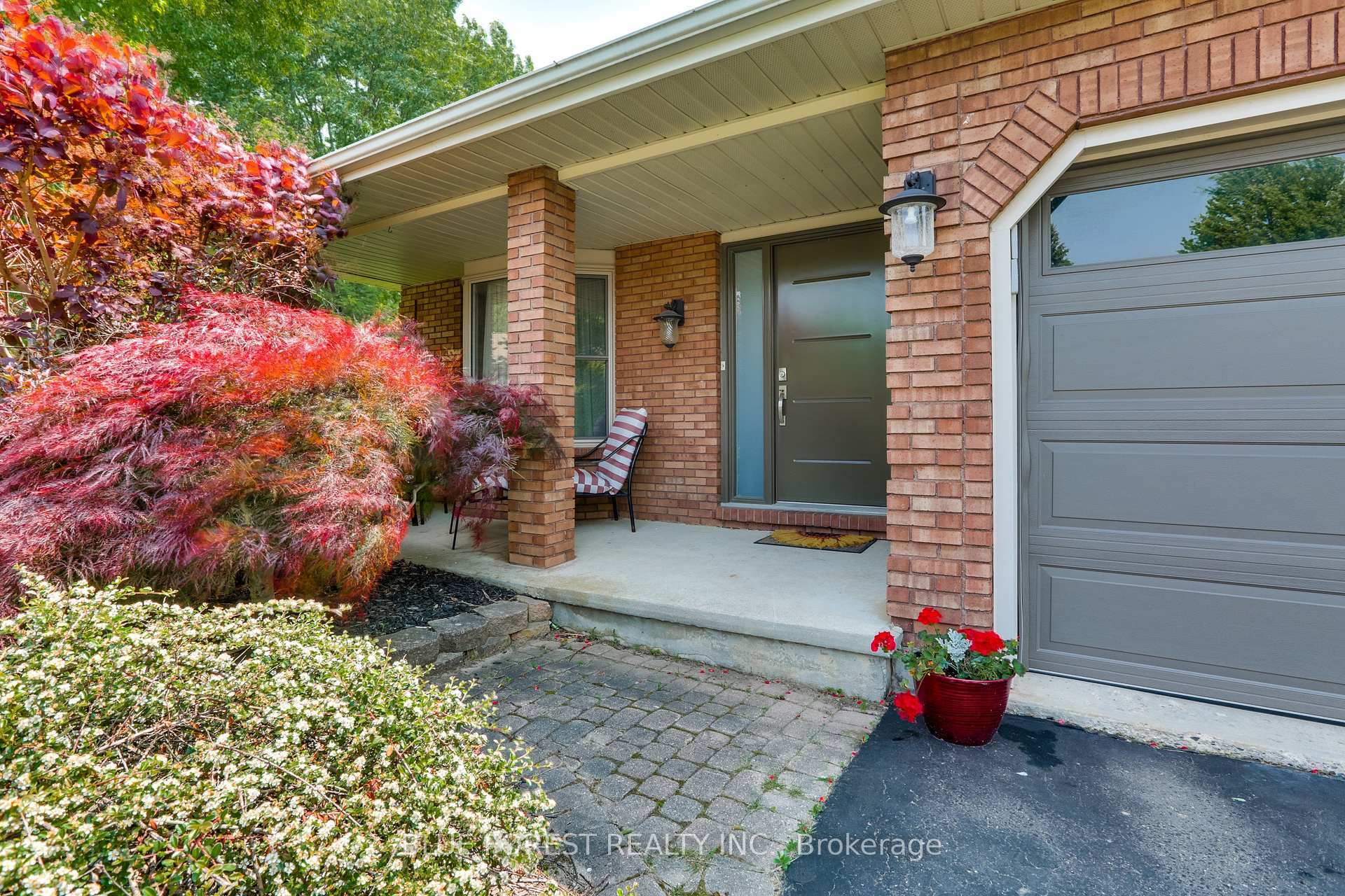 Property Photo: 186 Scarlett Circle ON N0L 1G3