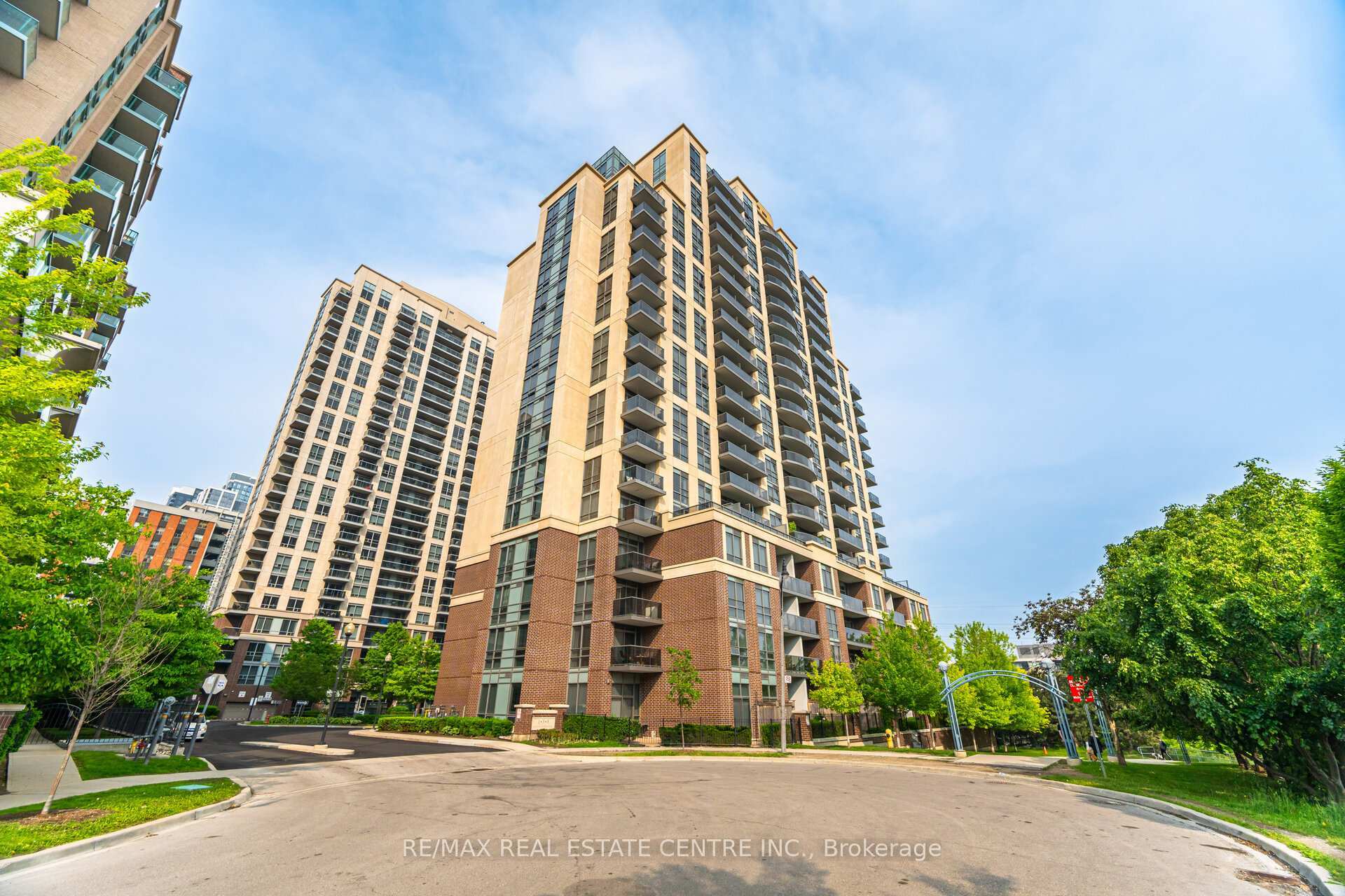 1 Michael Power Place 613  Toronto ON M9A 0A1 photo