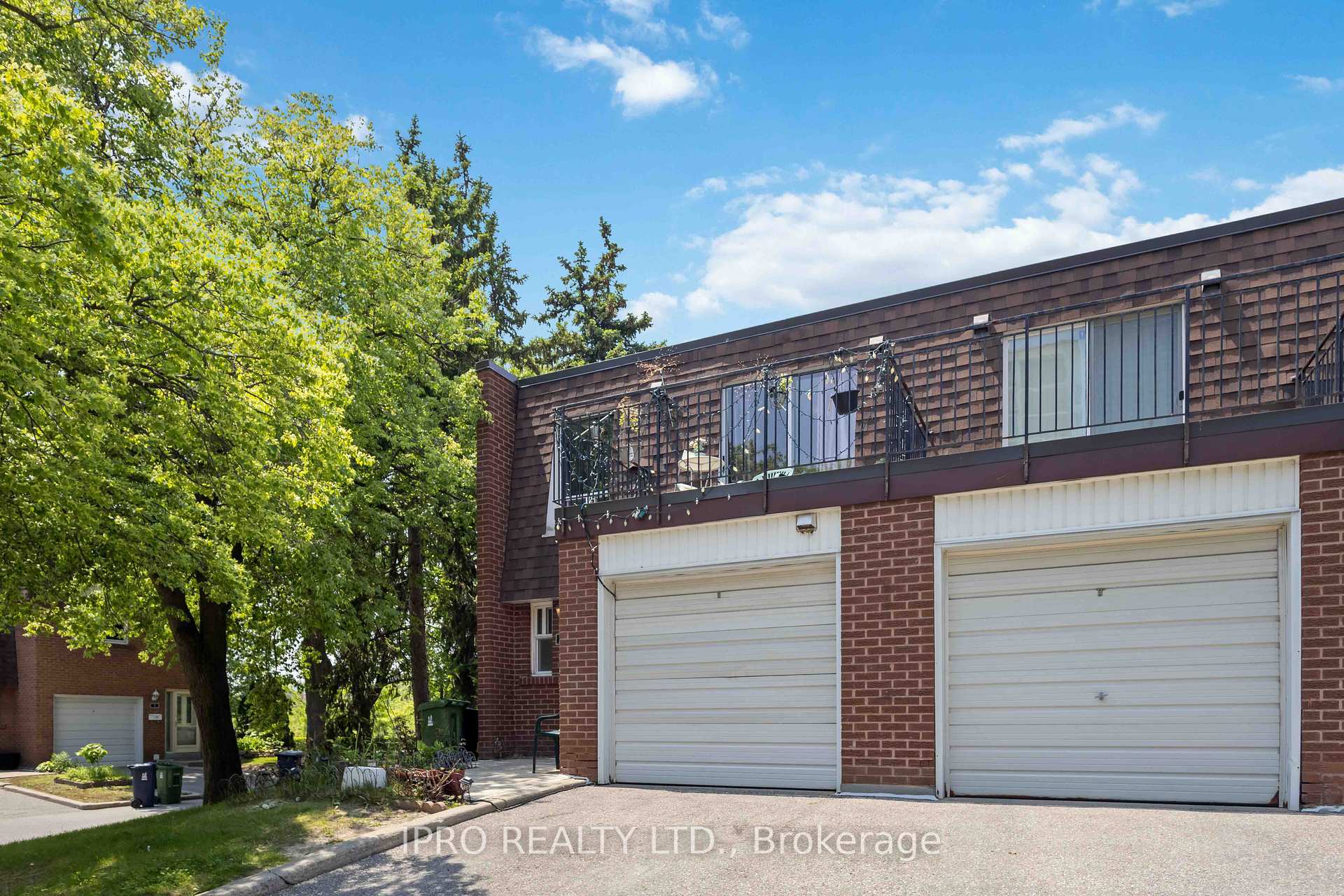 Property Photo: 50 Bridletowne Circle W 20 ON M1W 2G8