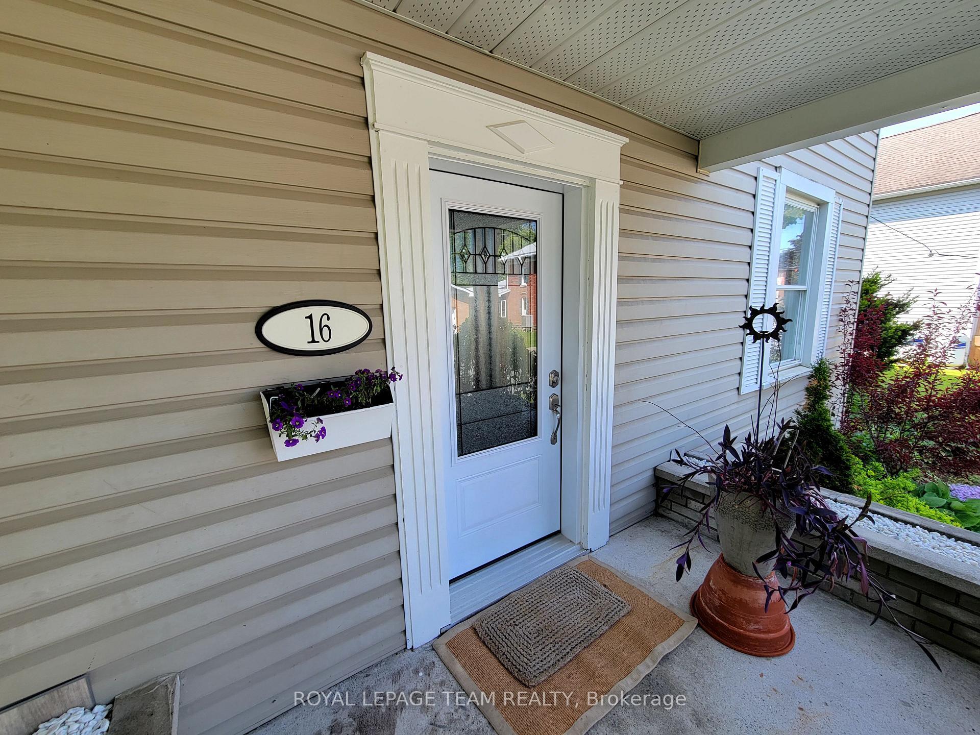 Property Photo: 16 Peter Street S ON K0C 1T0