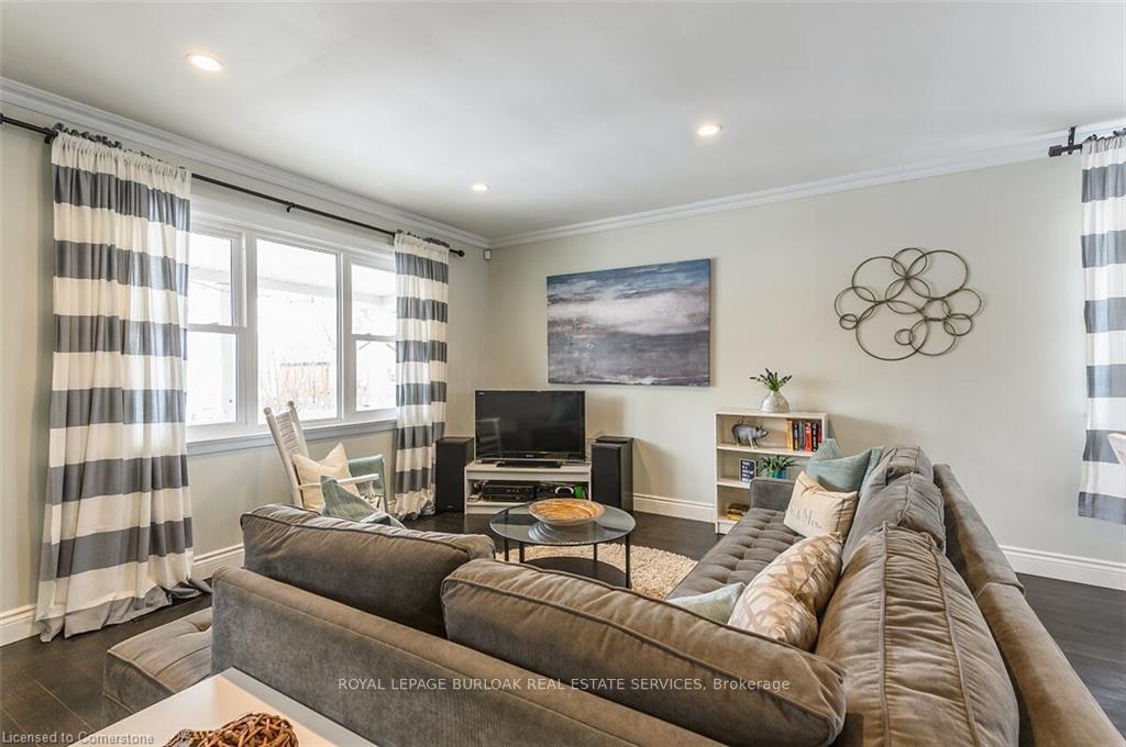 Property Photo: 376 Talbot Street Upper ON L8H 6T4