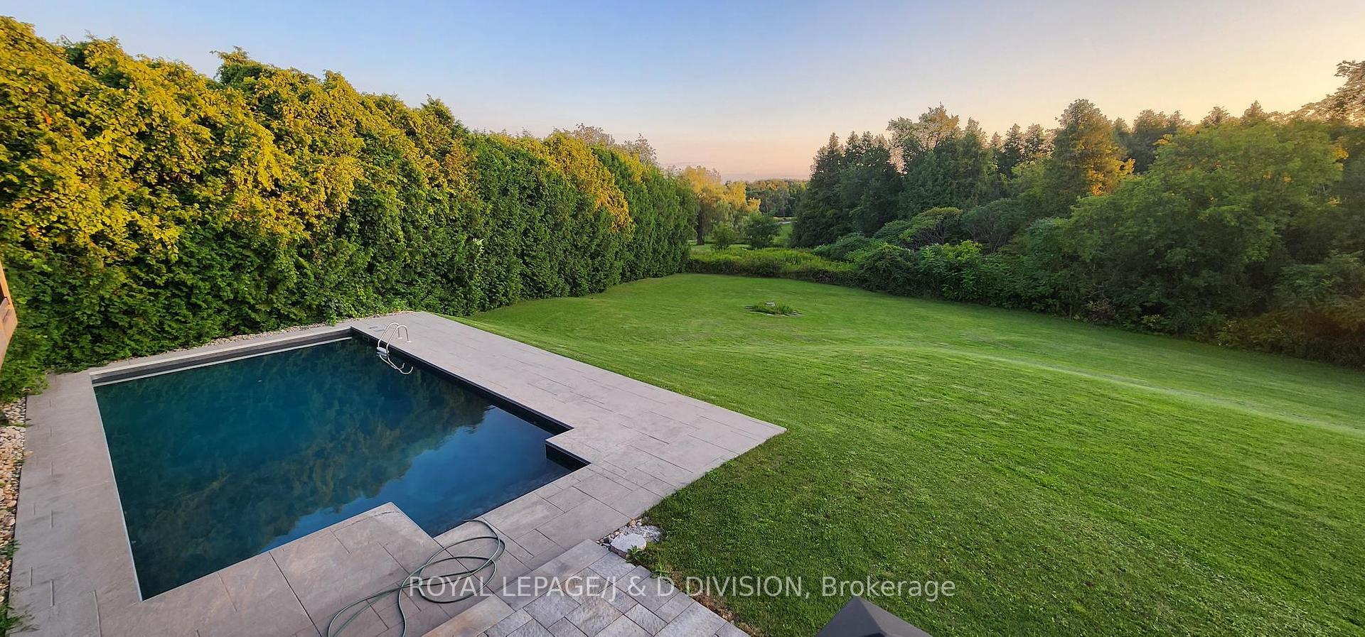 Property Photo: 17 Sleepy Hollow Lane ON L4A 7X4