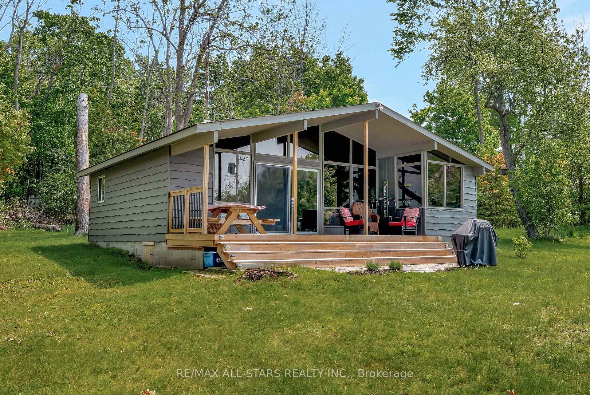 Property Photo: 36 Walnut Street ON K0M 1N0