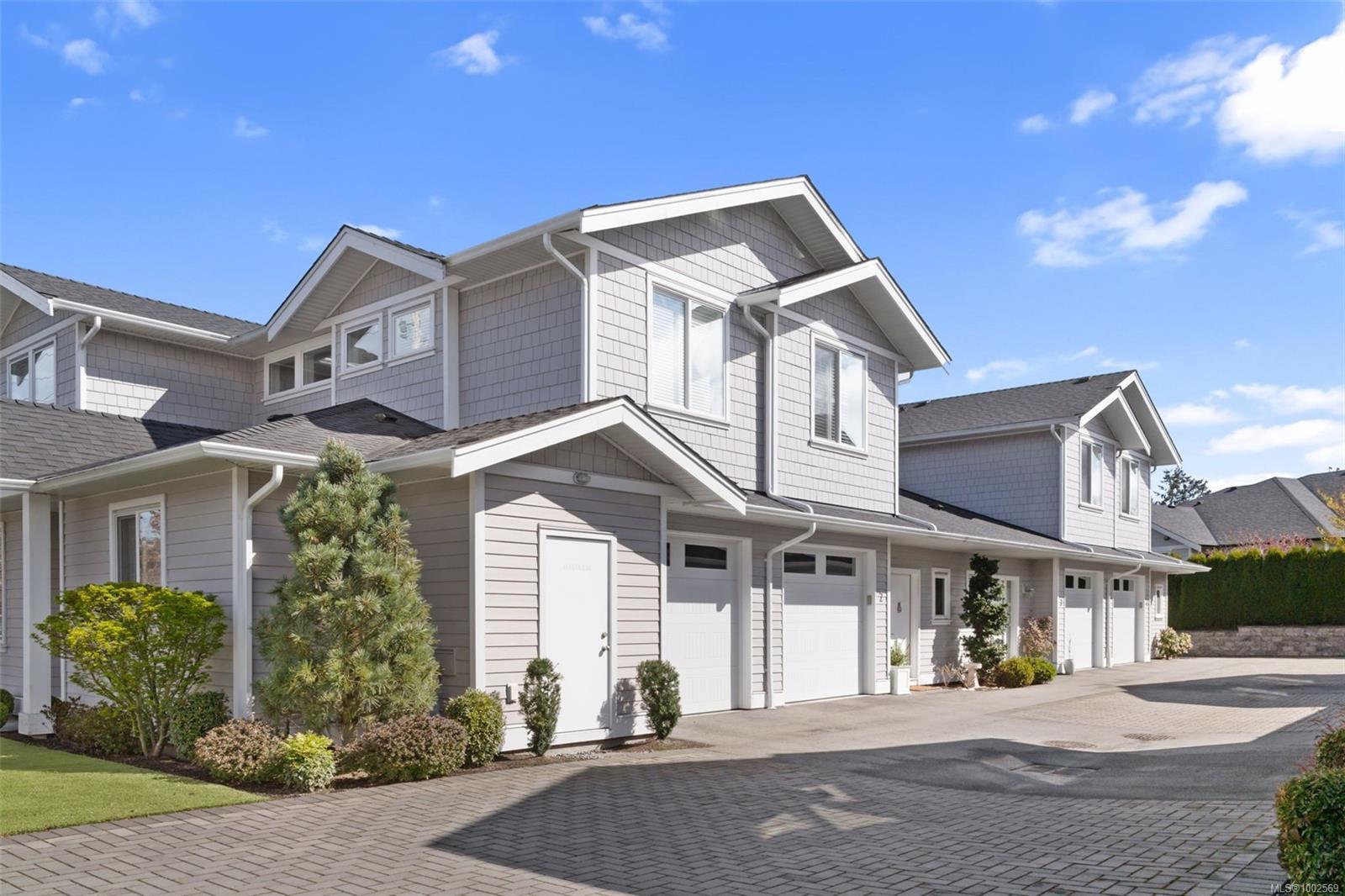 Property Photo:  10490 Resthaven Dr 2  BC V8L 3H7 