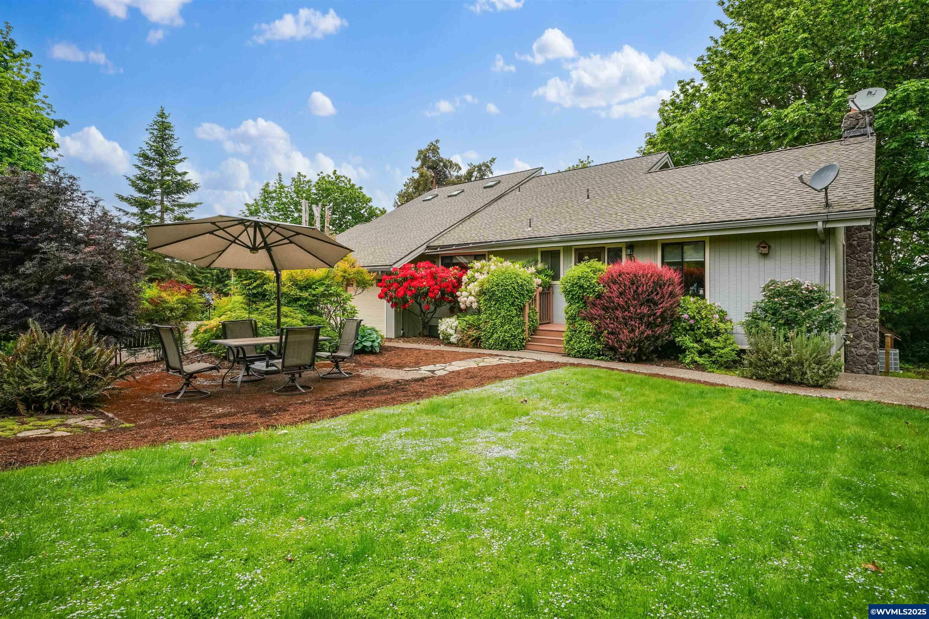 Property Photo: 3904 Viewcrest Rd Rd S OR 97302