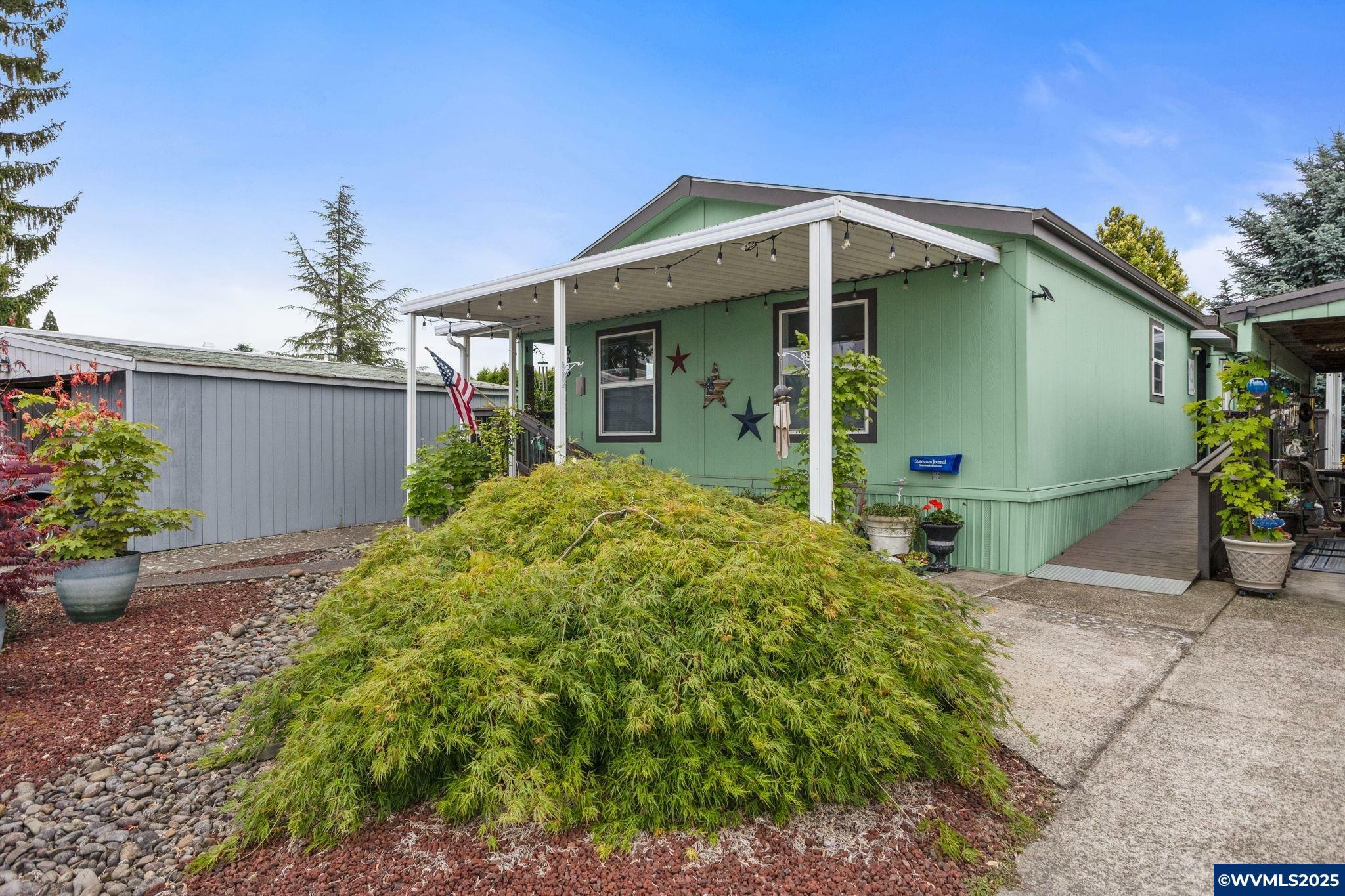 Property Photo: 2232 42nd #595 Av SE 595 OR 97317