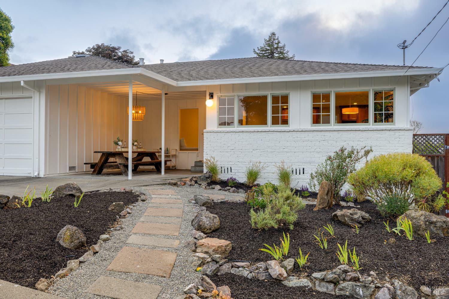Property Photo: 824 Middlefield Drive CA 94952