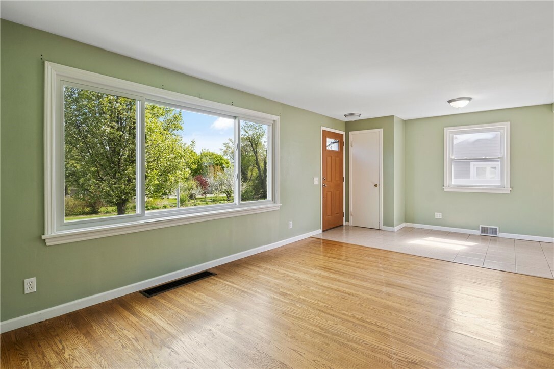 Property Photo: 176 Ingomar Drive NY 14612